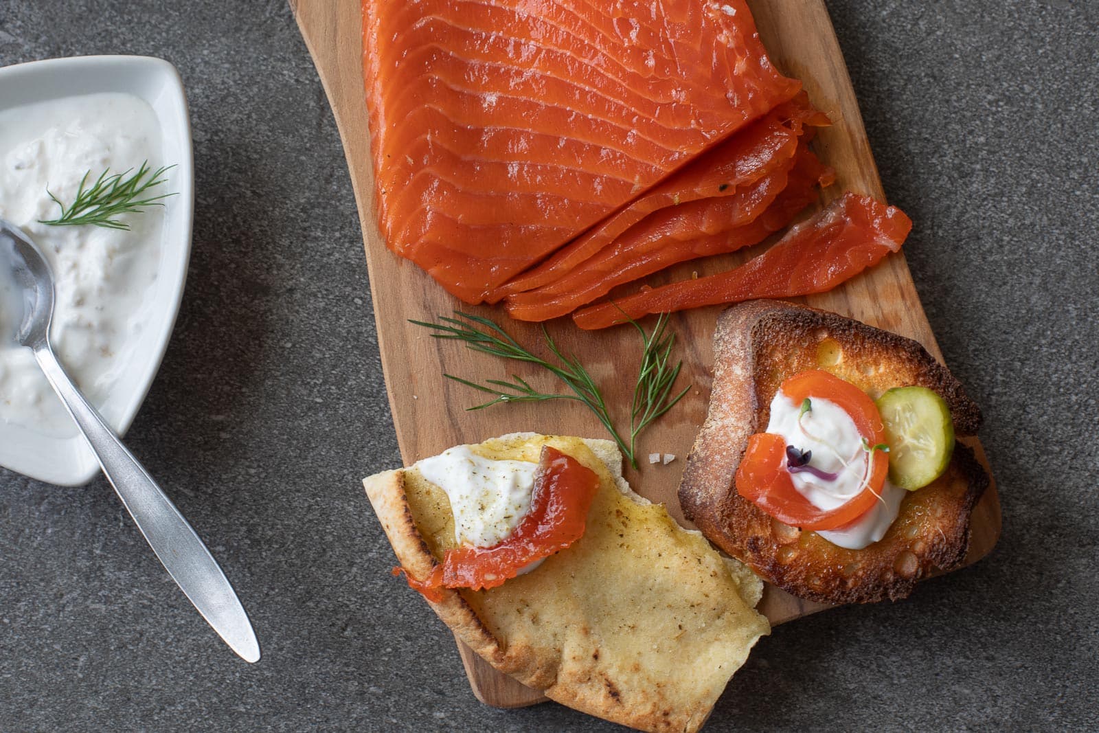 Gravlax de truite aux herbes salées
